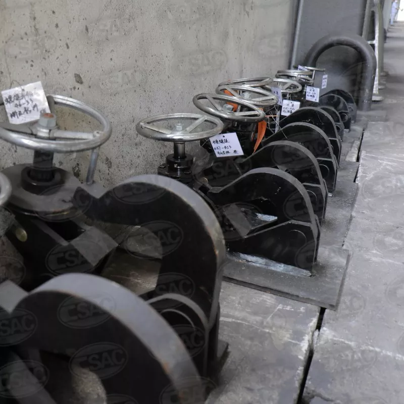 Водонепропустлив ослободувач на синџир со вртлив сидро